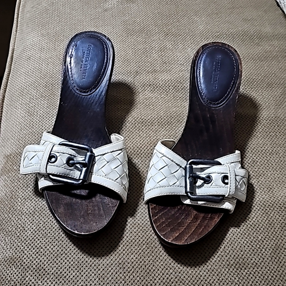 Clogs/sandals. BOTTEGA VENATA authentic
